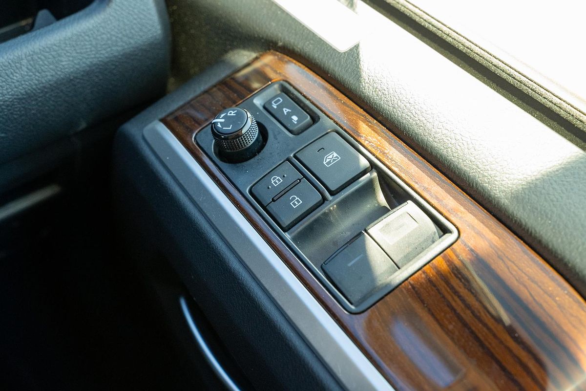 2024 Toyota Granvia VX GDH303R