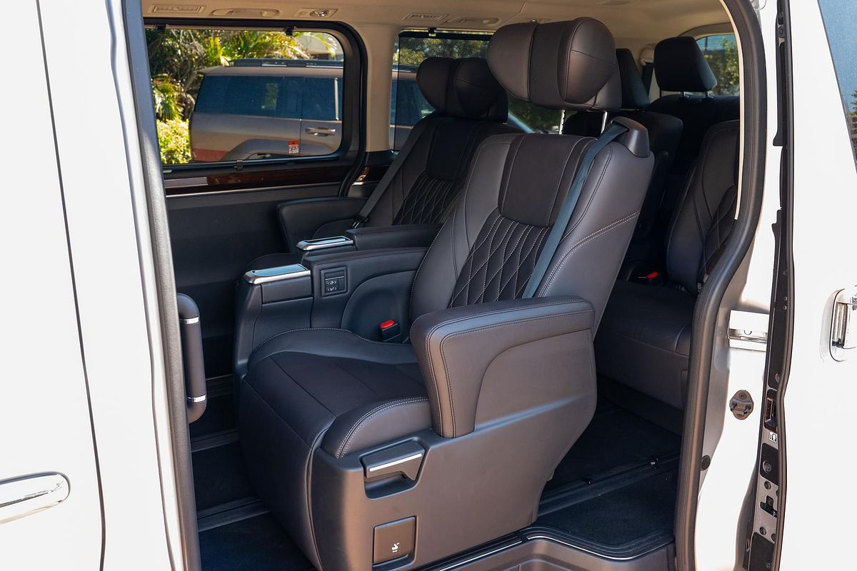 2024 Toyota Granvia VX GDH303R