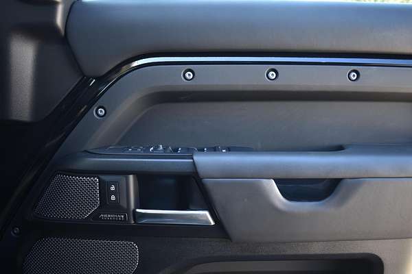 2023 Land Rover Defender 110 P525 V8 L663
