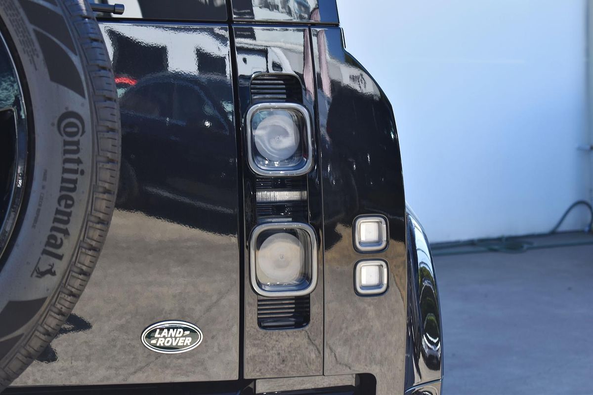 2023 Land Rover Defender 110 P525 V8 L663