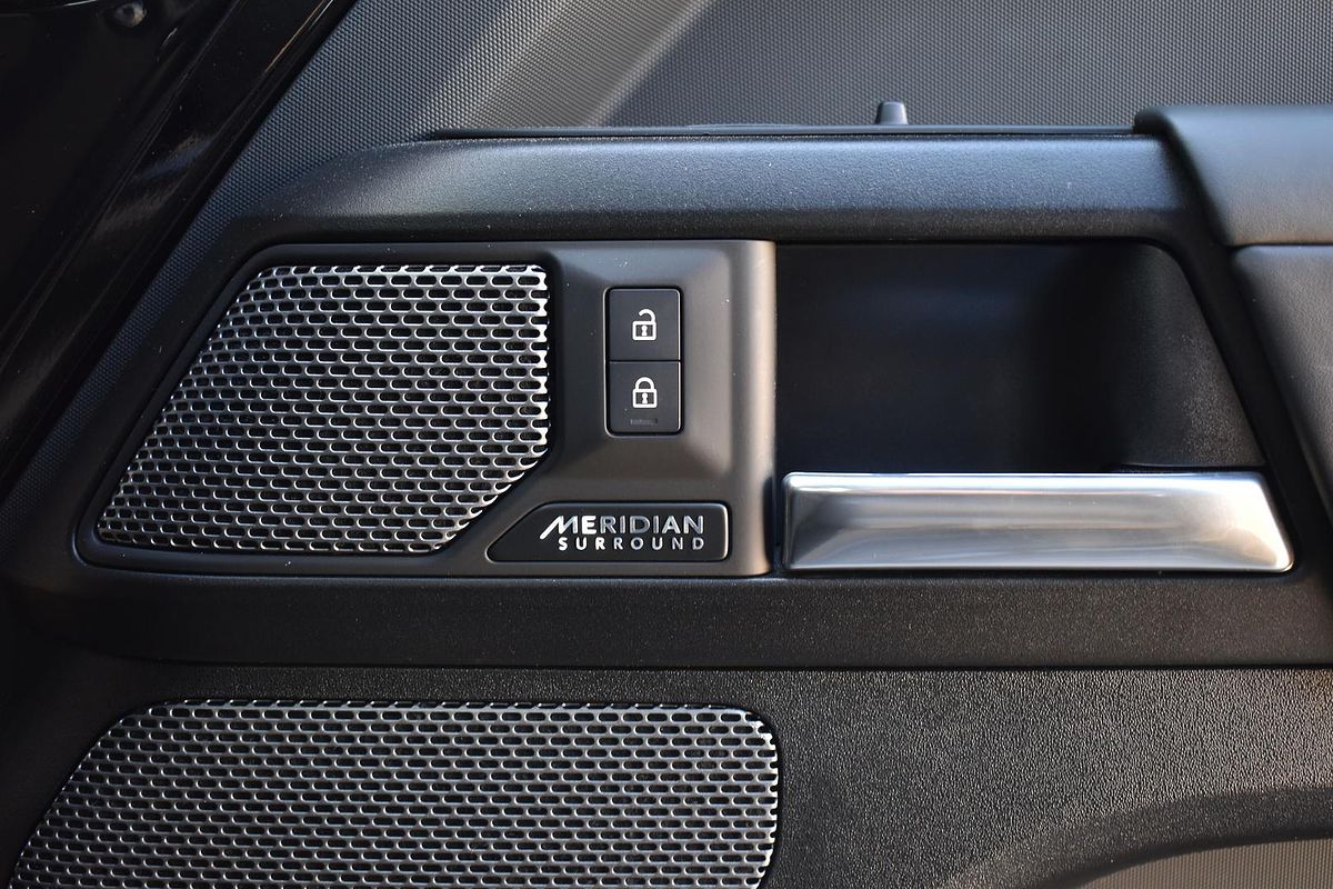 2023 Land Rover Defender 110 P525 V8 L663