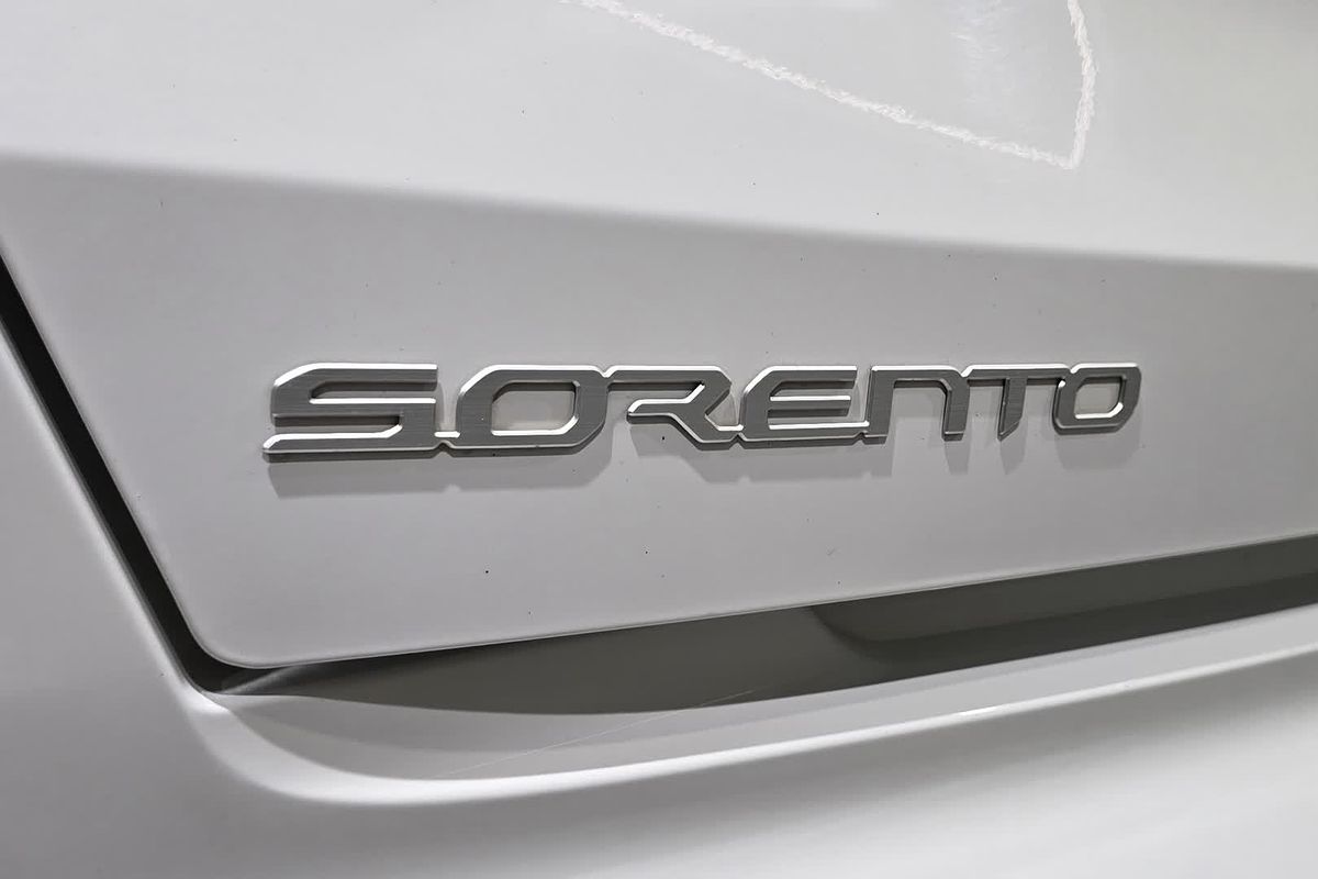 2023 Kia Sorento S MQ4