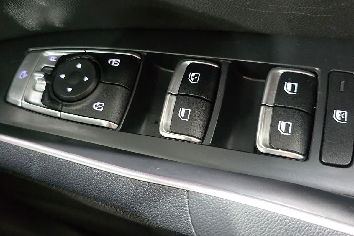 2023 Kia Sorento S MQ4