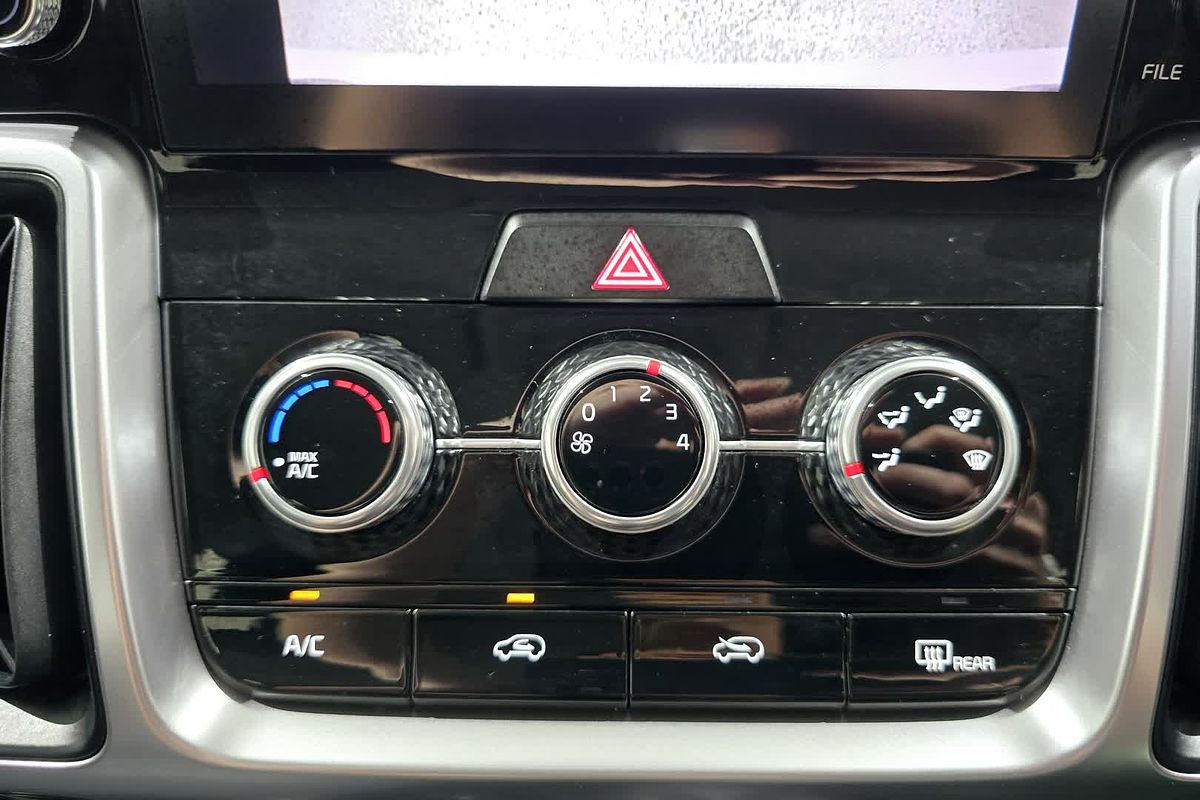 2023 Kia Sorento S MQ4