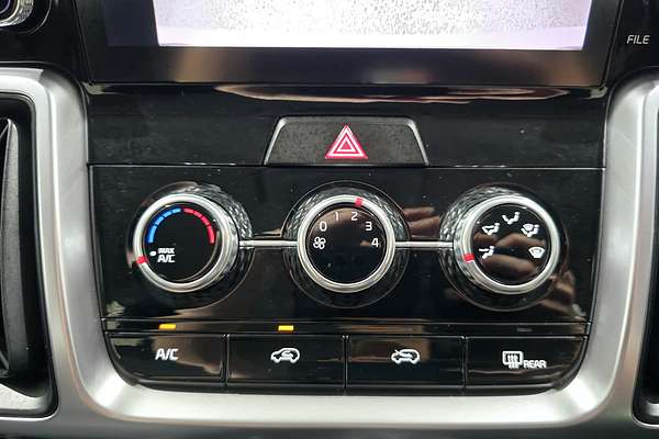 2023 Kia Sorento S MQ4