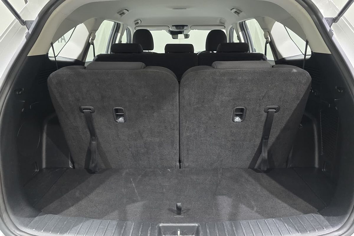 2023 Kia Sorento S MQ4