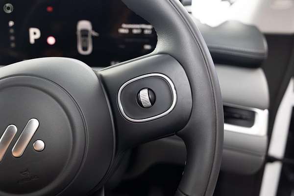 2025 MG IM6 Performance S12L