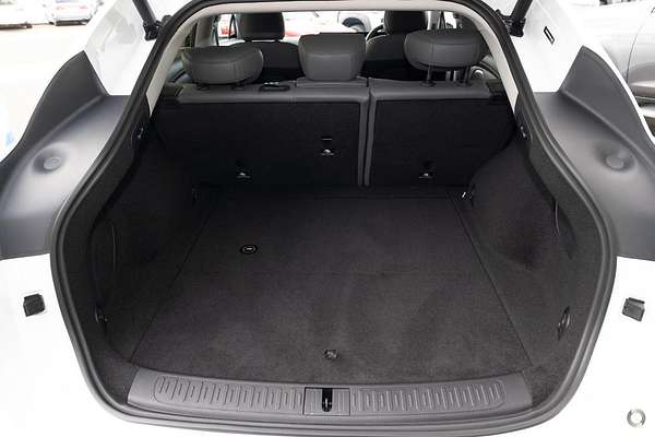 2025 MG IM6 Performance S12L