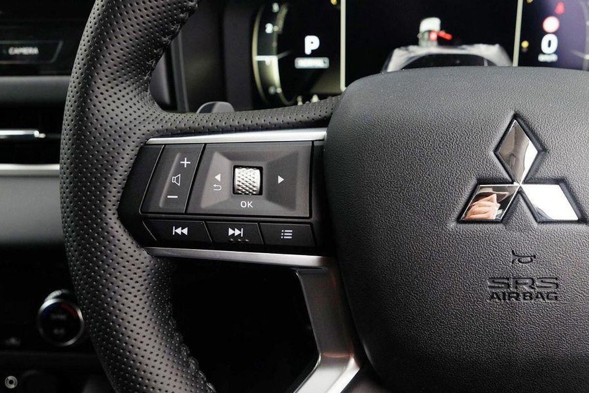2025 Mitsubishi Outlander LS ZM