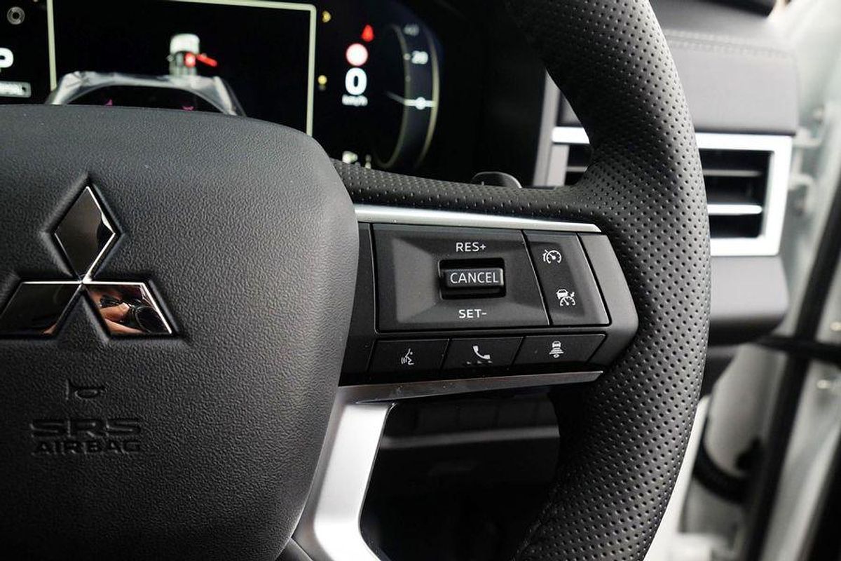 2025 Mitsubishi Outlander LS ZM