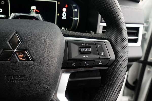 2025 Mitsubishi Outlander LS ZM