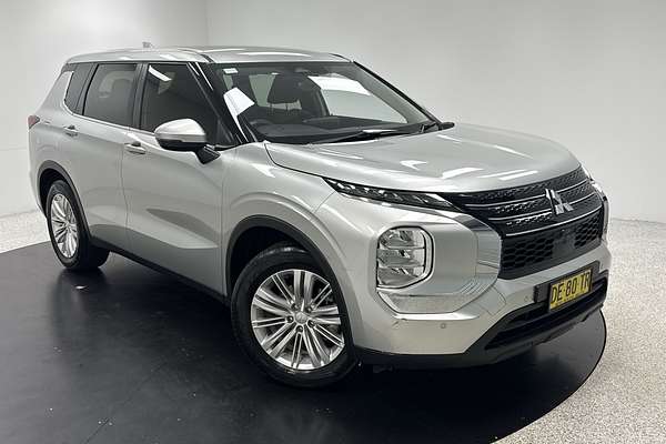 2022 Mitsubishi Outlander ES ZM