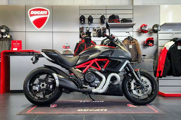2011 Ducati Diavel CARBON