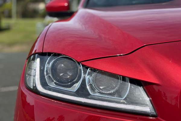 2018 Jaguar F-PACE 30d R-Sport X761