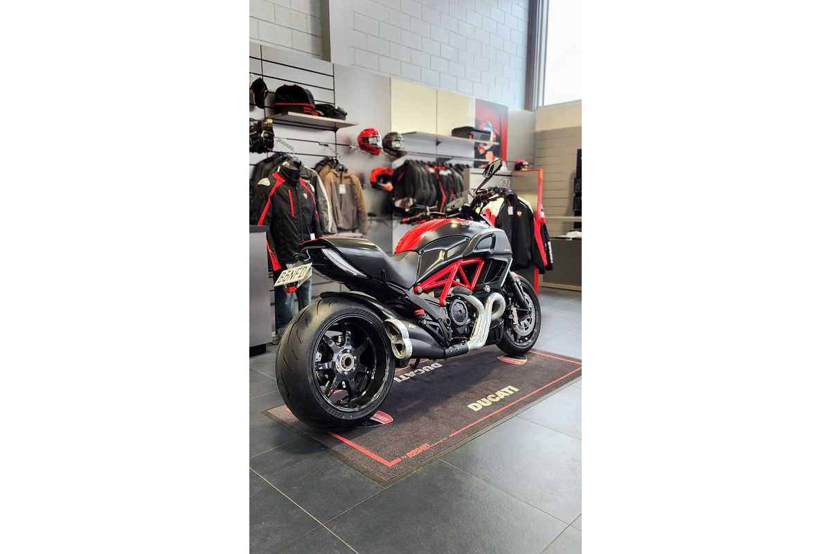 2011 Ducati Diavel CARBON