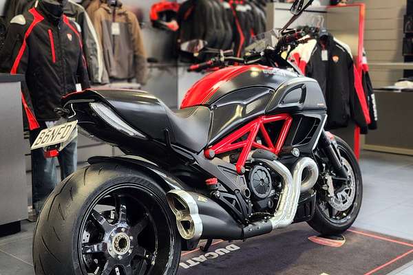 2011 Ducati Diavel CARBON