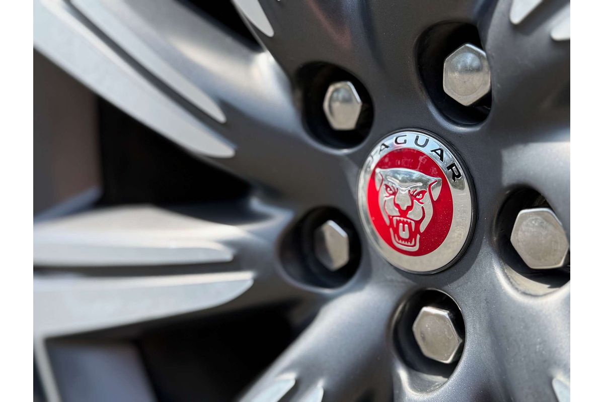 2018 Jaguar F-PACE 30d R-Sport X761