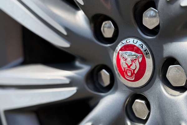 2018 Jaguar F-PACE 30d R-Sport X761