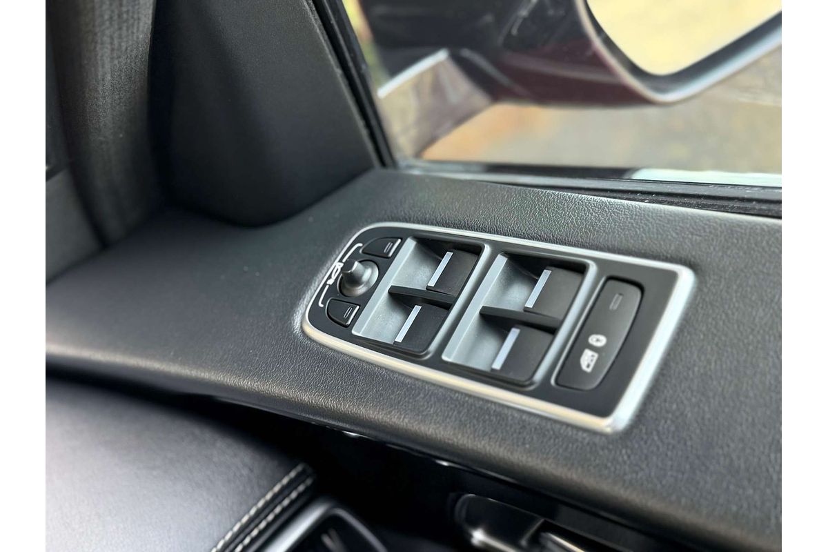 2018 Jaguar F-PACE 30d R-Sport X761