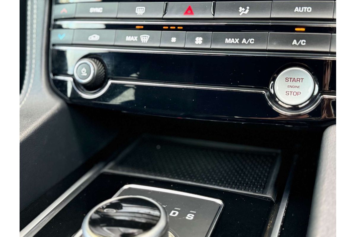 2018 Jaguar F-PACE 30d R-Sport X761