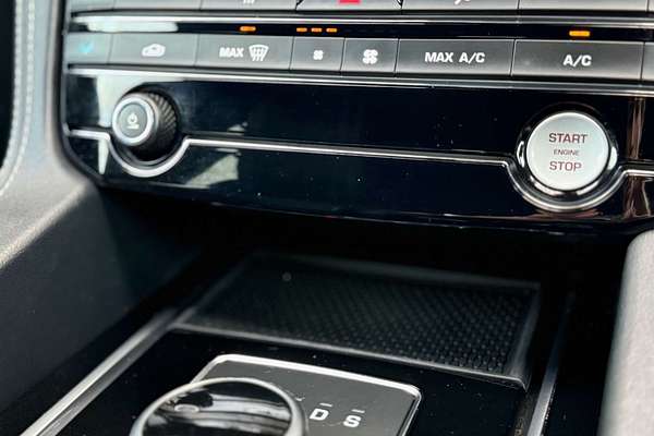 2018 Jaguar F-PACE 30d R-Sport X761