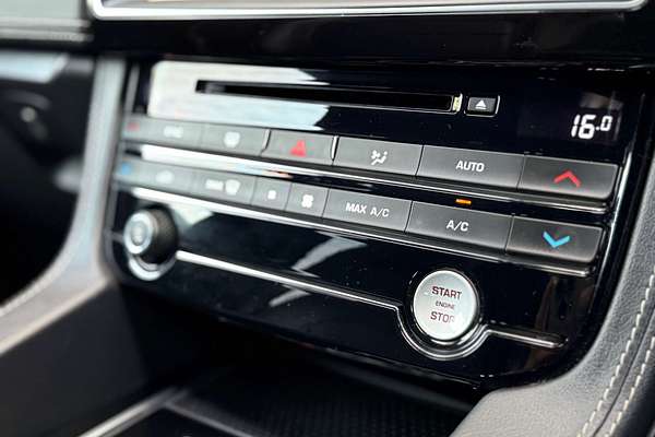 2018 Jaguar F-PACE 30d R-Sport X761