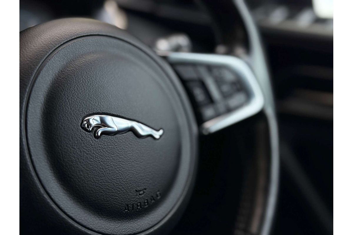 2018 Jaguar F-PACE 30d R-Sport X761