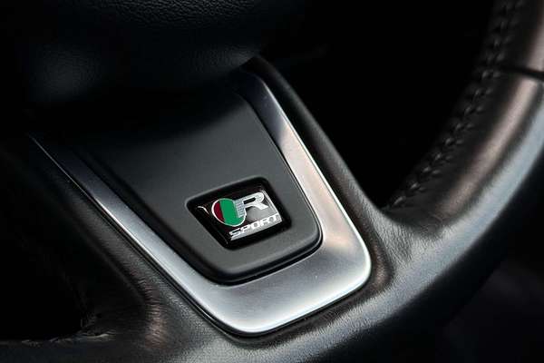 2018 Jaguar F-PACE 30d R-Sport X761