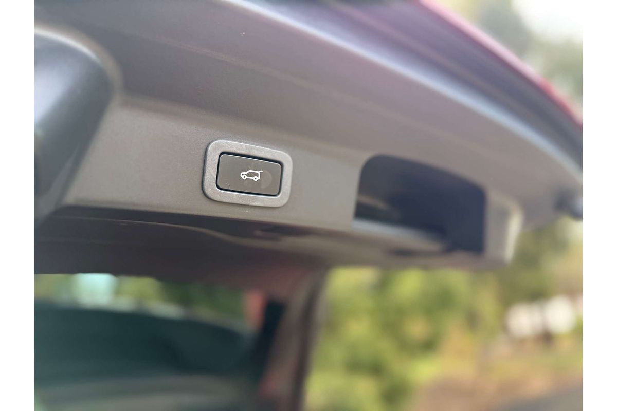 2018 Jaguar F-PACE 30d R-Sport X761