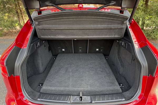 2018 Jaguar F-PACE 30d R-Sport X761