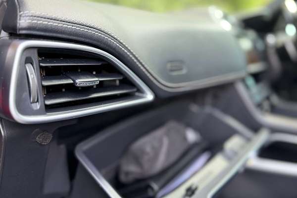 2018 Jaguar F-PACE 30d R-Sport X761