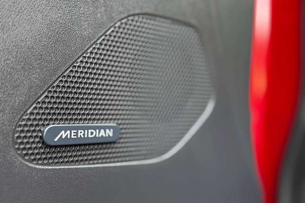 2018 Jaguar F-PACE 30d R-Sport X761