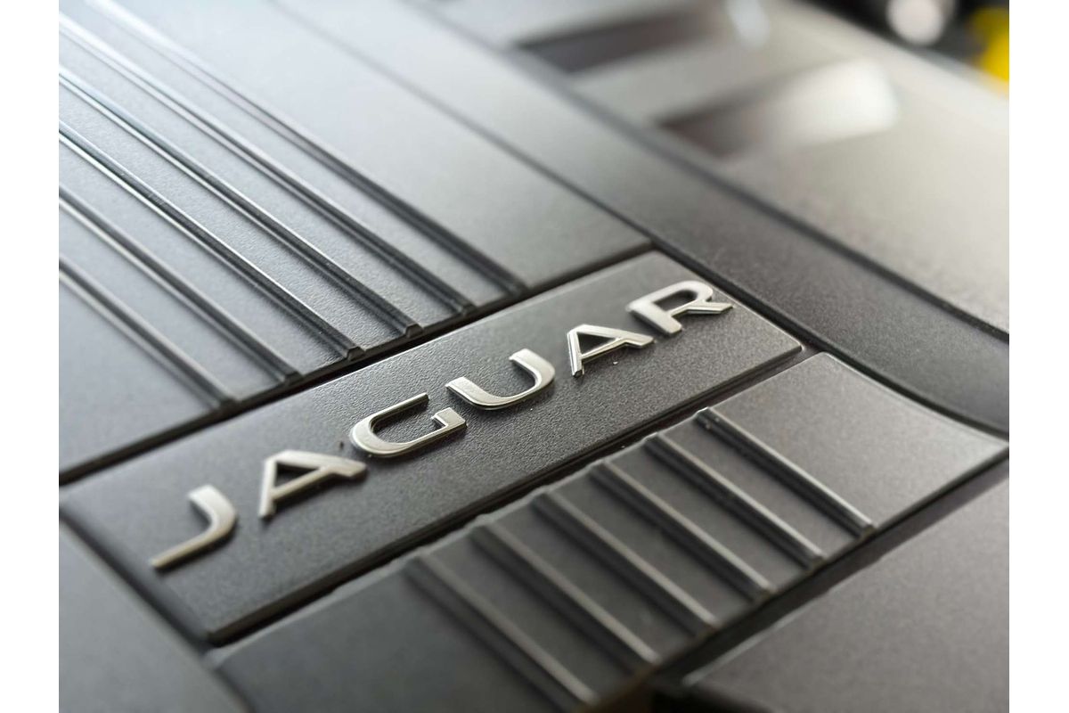 2018 Jaguar F-PACE 30d R-Sport X761