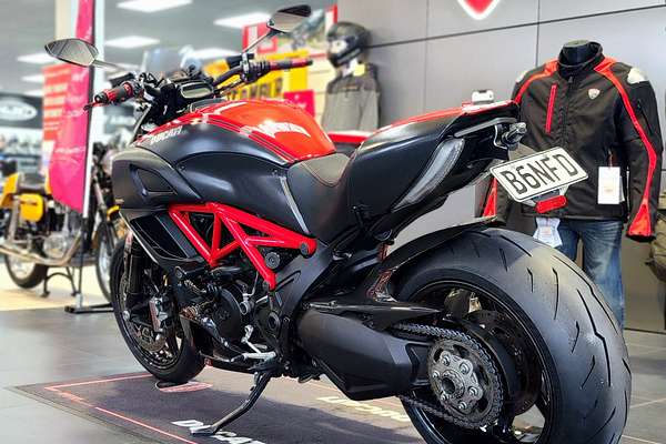 2011 Ducati Diavel CARBON