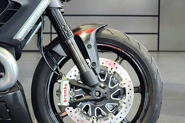 2011 Ducati Diavel CARBON