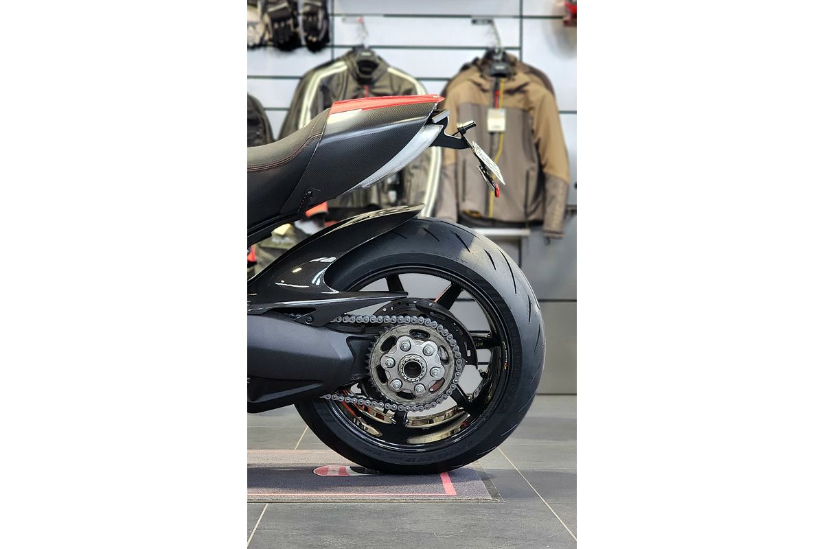 2011 Ducati Diavel CARBON