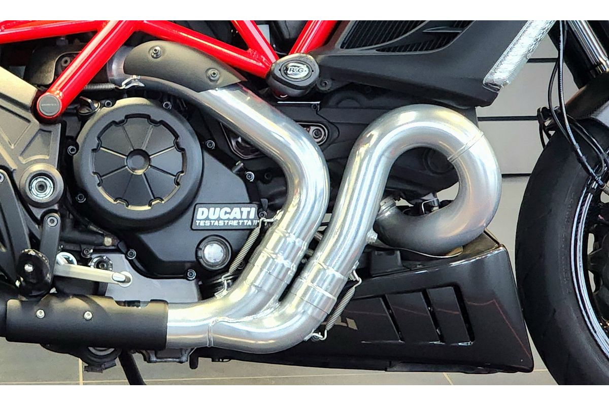 2011 Ducati Diavel CARBON