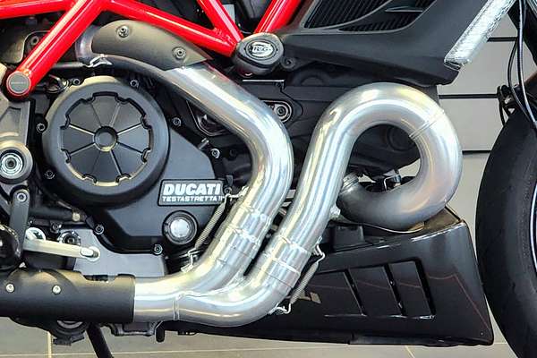 2011 Ducati Diavel CARBON