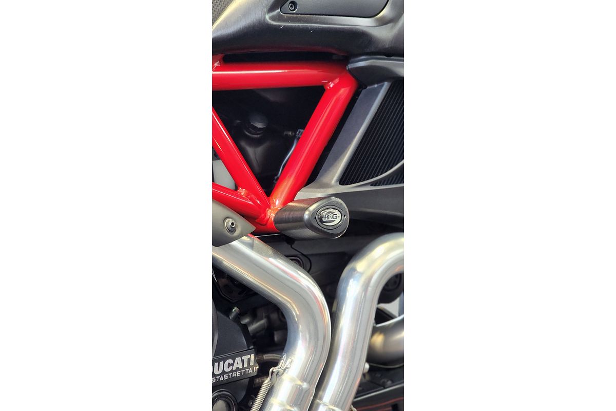 2011 Ducati Diavel CARBON