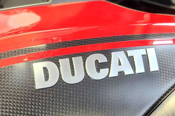 2011 Ducati Diavel CARBON