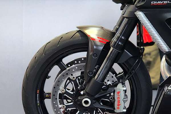 2011 Ducati Diavel CARBON