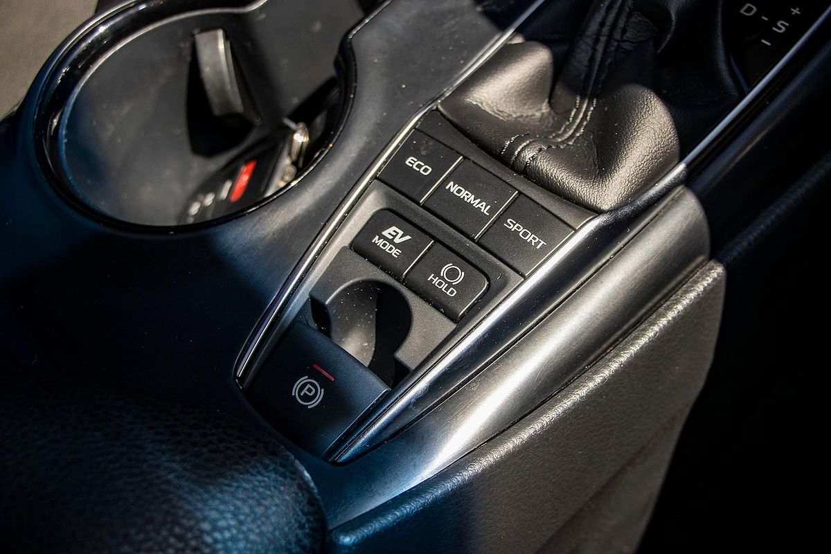 2020 Toyota Camry Ascent Sport AXVH71R