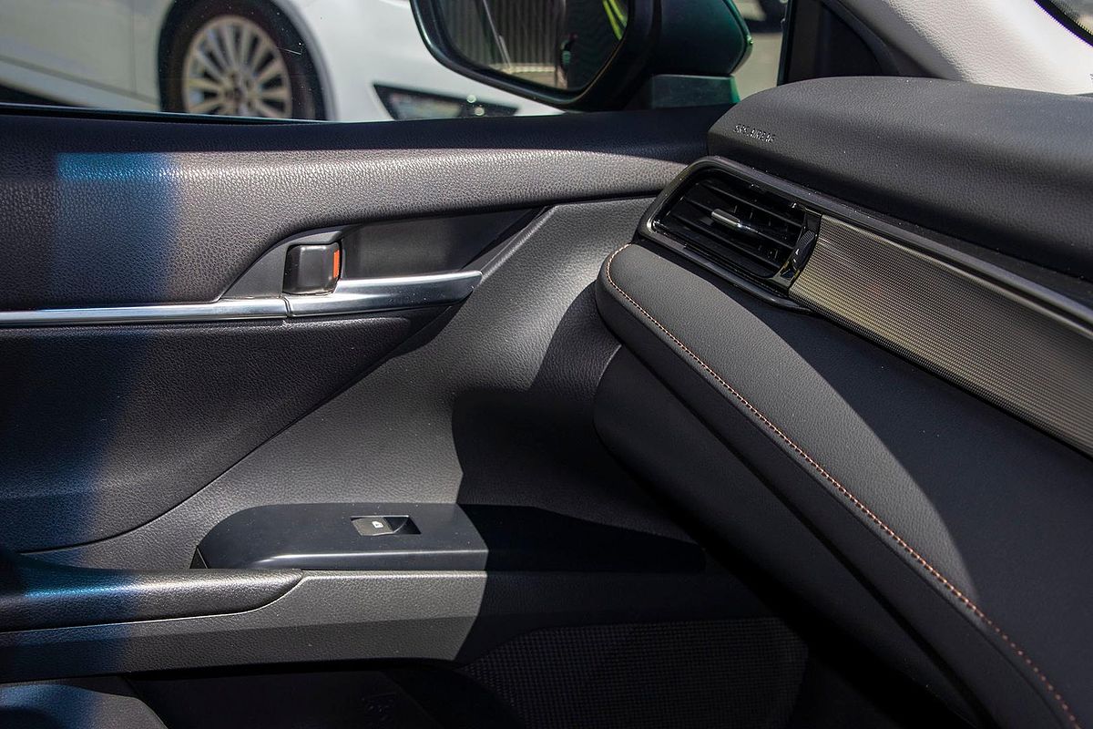 2020 Toyota Camry Ascent Sport AXVH71R