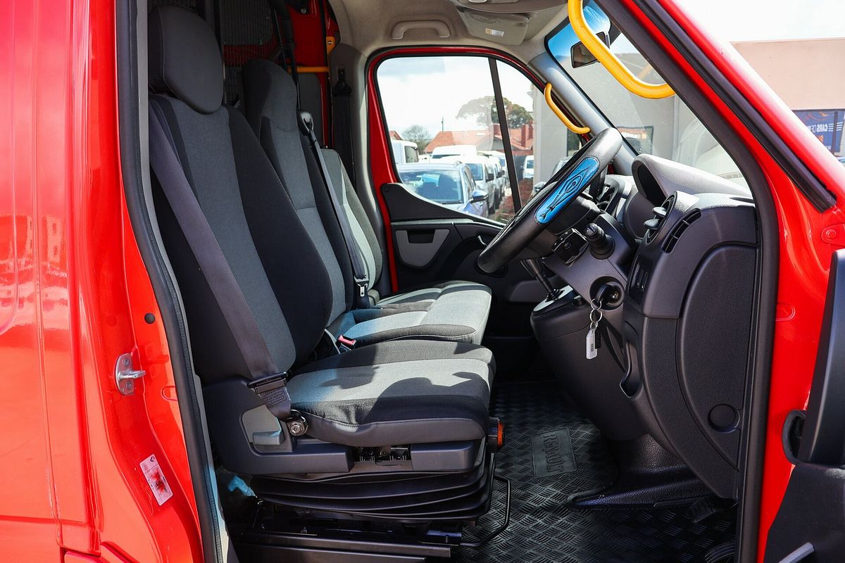 2016 Renault Master X62 MWB Mid Roof
