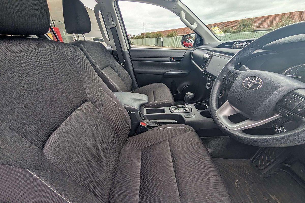 2024 Toyota Hilux Hilux 4x4 SR 2.8L T Diesel Automatic Double Cab