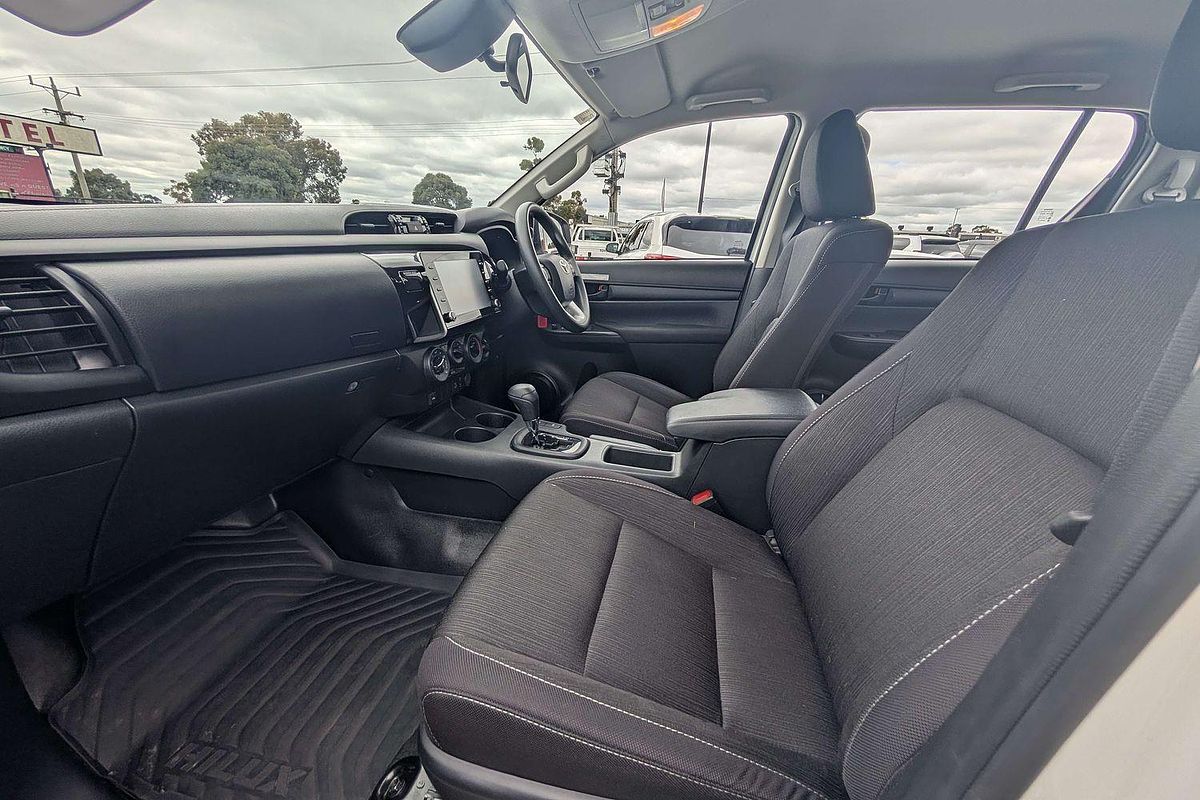 2024 Toyota Hilux Hilux 4x4 SR 2.8L T Diesel Automatic Double Cab
