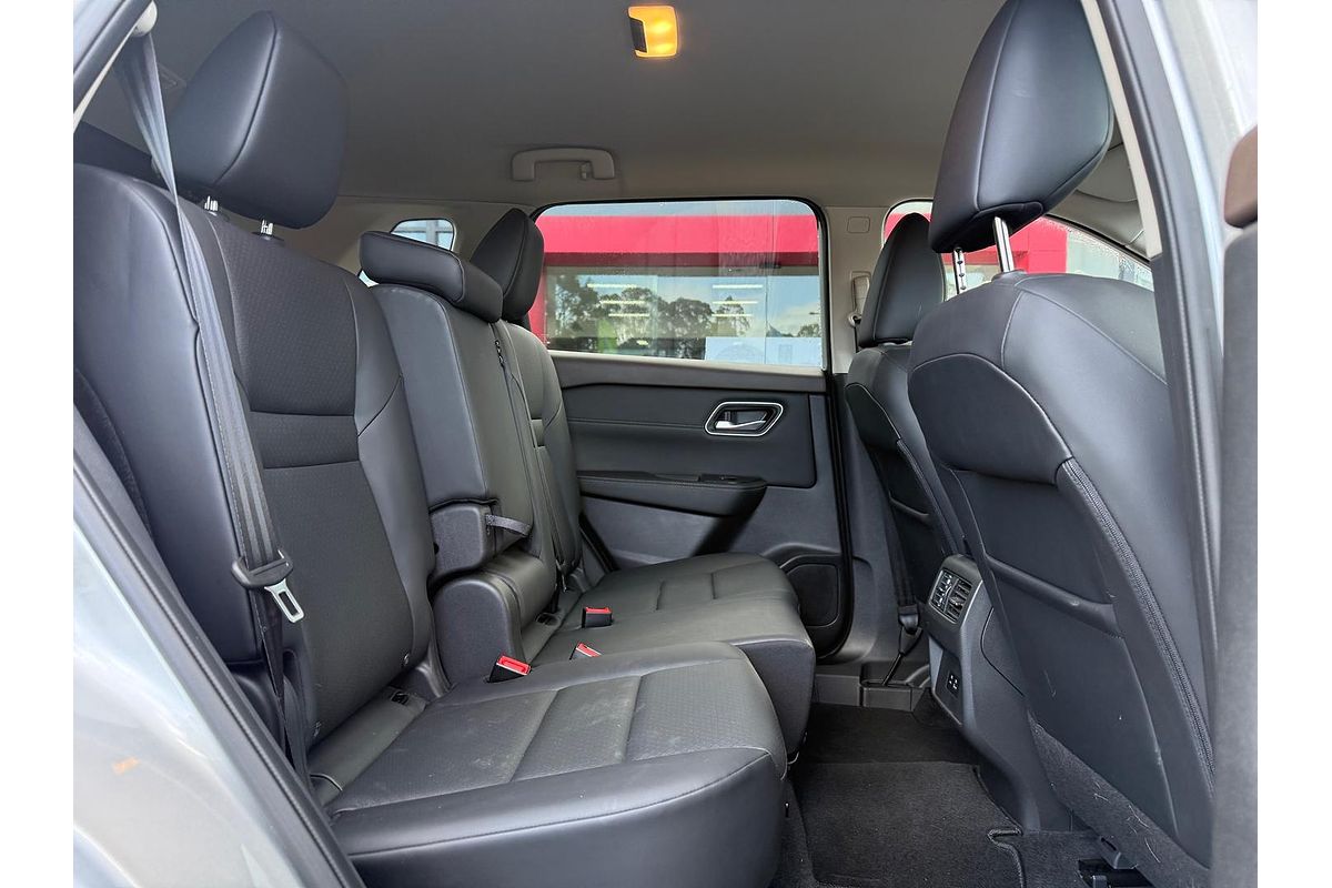2024 Nissan X-TRAIL ST-L T33