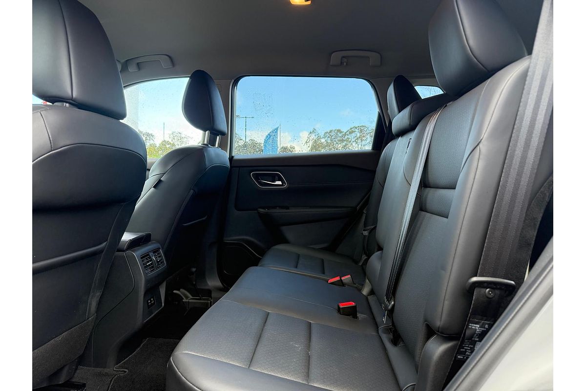 2024 Nissan X-TRAIL ST-L T33