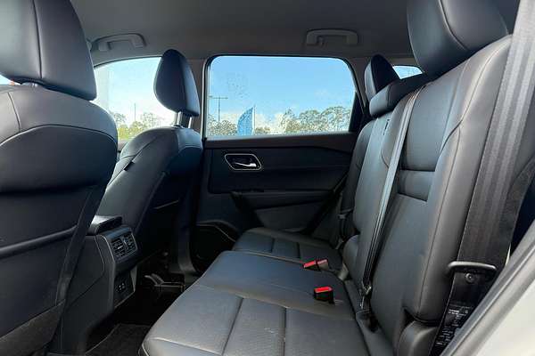 2024 Nissan X-TRAIL ST-L T33