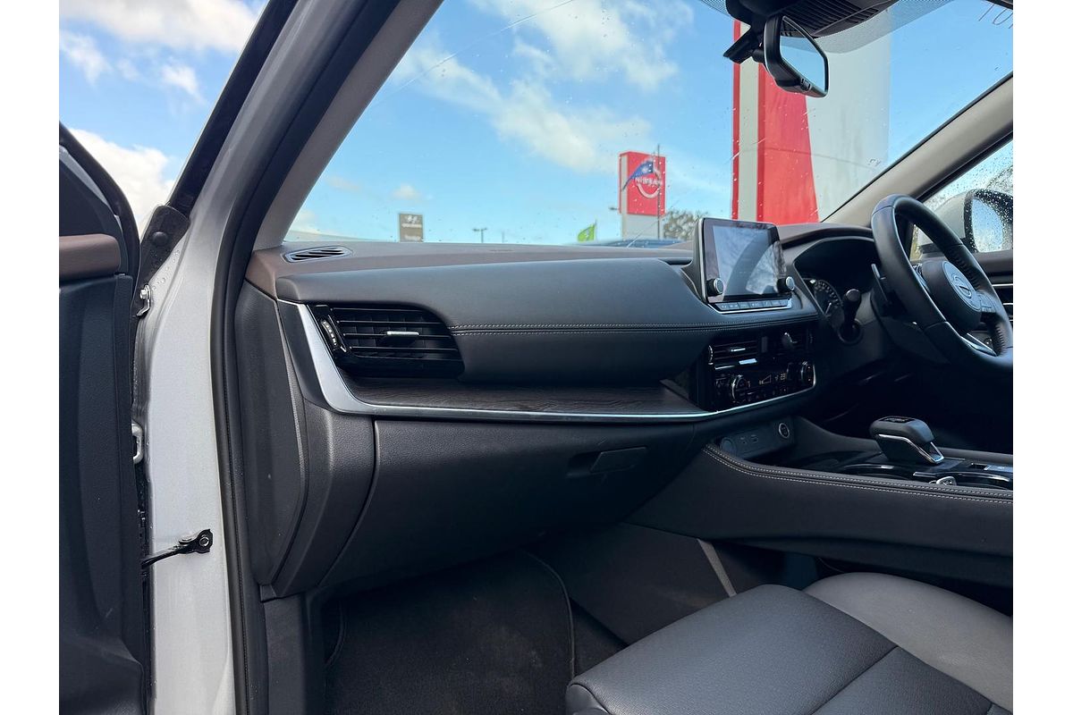 2024 Nissan X-TRAIL ST-L T33